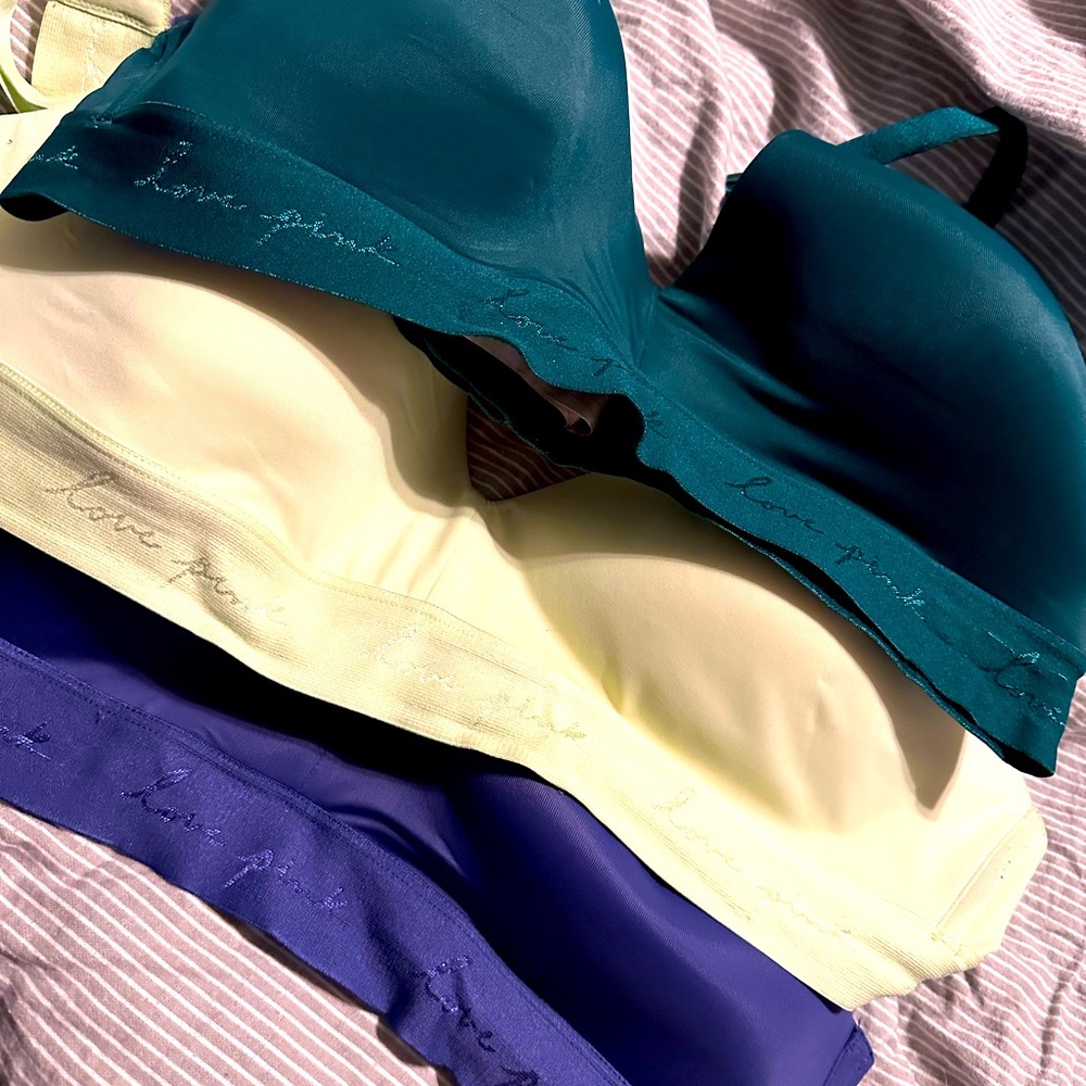 Three Victorias Secret T-shirt bras